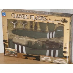New Ray DC-3 Bomber #483575 grün weiß Flugzeug Modellbausatz brandneu in Box - Bild 1 von 2