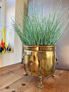 ANTIQUE BRASS LIONS HEAD PAW FOOTED COAL LOG BUCKET PLANTER JARDINIERE VINTAGE - Picture 1 of 15