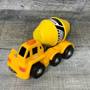 Mezclador de cemento plástico amarillo camión mezclador juguete construcción - Imagen 1 de 9