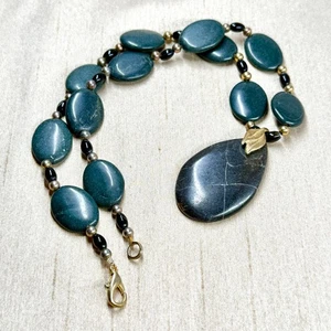 Dark Green & Black Stone Beaded Necklace, Signed PF, Gold Tone - 17.5 in - Picture 1 of 7