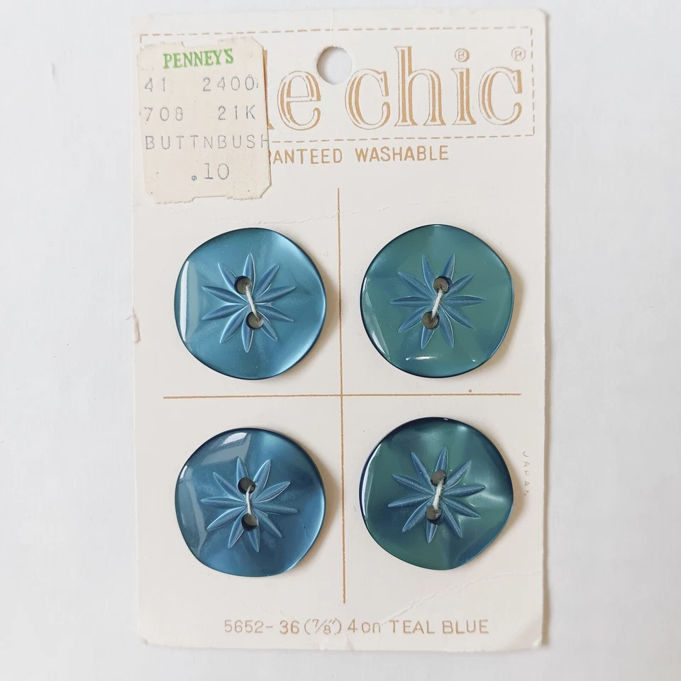 Choice of Vintage Le Chic Plastic Buttons 3/4" - 7/8" Blue Green Silver White - Image 1 of 1