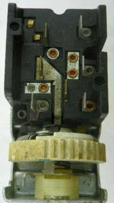 Interruptor de faros Ford D2AB-11654-A1A / SW-629 (Ford/Mercury/Camiones 1971-1975) Foto 1 de 4