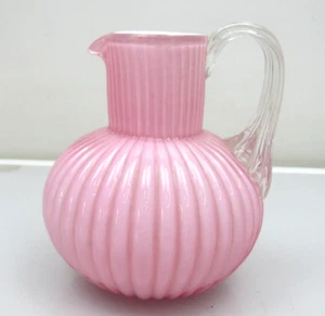 Antiker rosa gefasster Kunstglas gerippter Krug mit angewandtem Griff - Bild 1 von 11