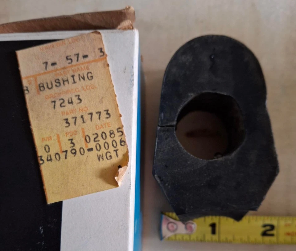 NOS OEM 1971-83 Buick Chevy Oldsmobile Pontiac Front Sway Bar Bushing GM 371773 - Image 1 of 1
