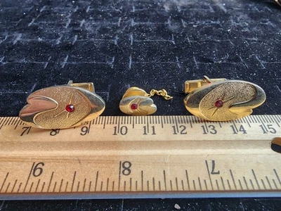 Vintage Cufflink Set Tie Pin Gold Tone Pallette Shaped Red Garnet Used  - Image 1 of 2
