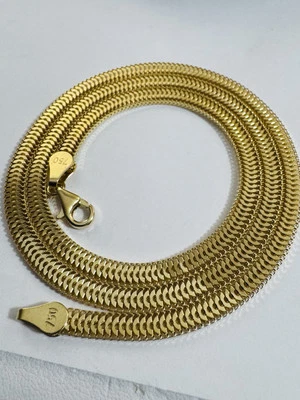 "Collar de cadena de serpiente de oro genuino saudí Dubai 750 sólido 18 quilates 18"" de largo 11,6 g 4 mm" Foto 1 de 4