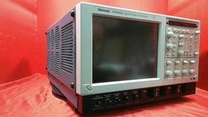 Tektronix TDS6604B Digital Storage Oscilloscope. 6GHz, 20 GS/s sample rate - Picture 1 of 3