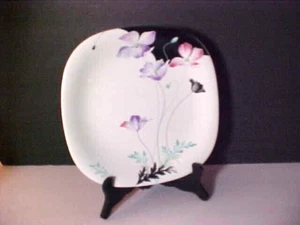 Mikasa Tempo Eighty CE 903 Purple Poppies Square Speiseteller 1984-86 gebraucht - Bild 1 von 4