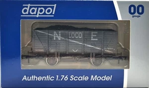 Dapol 4F-090-010 9 Plank Open Wagon 30990 in NE Loco Livery - Factory Weathered - Picture 1 of 2