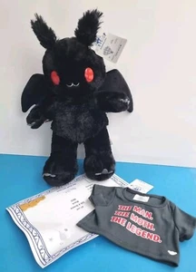 Build A Bear Mothman Plüsch & Mottenmann T-Shirt & Zertifikat Neu mit Etikett - Bild 1 von 6