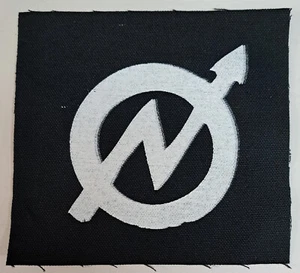 Kniebeuge Symbol - Stoff Punk Patch Siebdruck auf Leinwand 5,5"x5,5" - Hausbesetzer - Bild 1 von 1