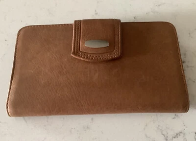 Carteira talão de cheques de couro marrom Rolfs com compartimento para cartão de crédito - Imagem 1 de 4