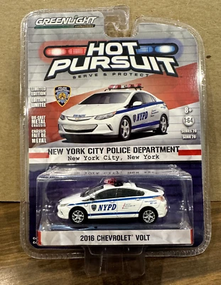 Greenlight Greenlight 2016 NYPD Chevrolet Volt Hot Pursuit 20 - Image 1 of 4