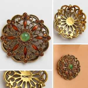 Vintage Monet Brosche goldfarben Emaille filigran grüner Mittelstein gebraucht neuwertig - Bild 1 von 5