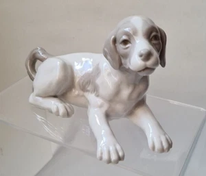 Lladro Nao Spaniel? liegender Hundeschmuck - braun & weiß - Bild 1 von 8