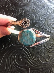 Artisan Blue Apatite Floral Motif Adjustable Wrap Bangle Bracelet Fits Wrist 7” - Picture 1 of 5
