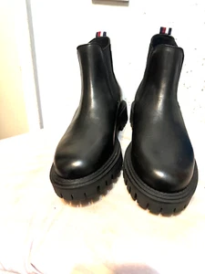Tommy Hilfiger Men's Black Rubberised Leather Cleat Chelsea Boots £150 Authentic - Picture 1 of 8