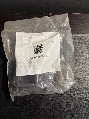 Cubierta de enchufe de enganche para remolque Lincoln Navigator 2002-2016 FA1b-17F000-AC (1971) Foto 1 de 3