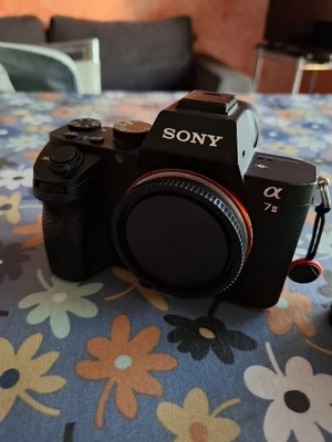 sony a7ii+ 3 Batterie + Caricabatterie. - Image 1 of 4