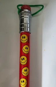Lápiz Jumbo Happy Face Gigante Madera 14" Recuerdo Escuela Rojo Amarillo - Imagen 1 de 5