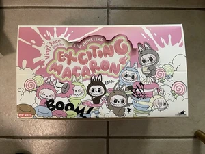 POP MART LABUBU The Monsters Exciting Macaron Vinyl Set NUR LEERKARTON - Bild 1 von 2