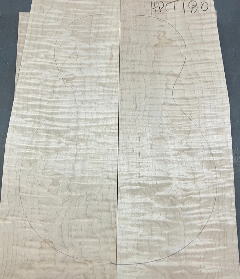 Tapa tallada de arce con figura de llama | HPCT180 | 1" x 15,5" x 20,25" Foto 1 de 1