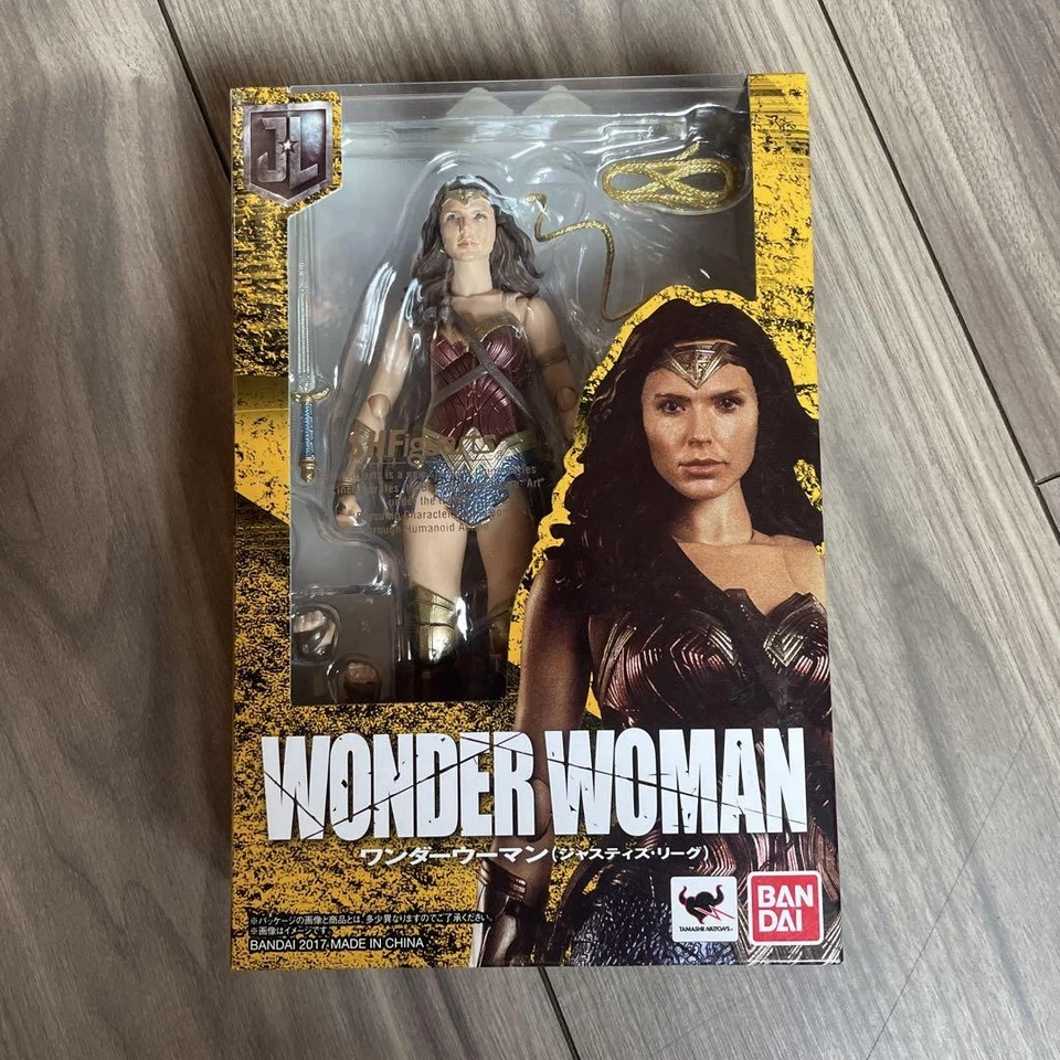 Boneco de ação Justice League Wonder Woman S.H.Figuarts Bandai - Imagem 1 de 4