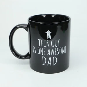 This Guy is One Awesome Dad Tasse Fund lustige Geschenkideen Tasse für Papa - schwarz - Bild 1 von 11
