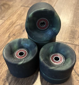Penny Skateboard Wheels Pack of 4 Green Black Tie Dye Marble - with Bearings! - Picture 1 of 7
