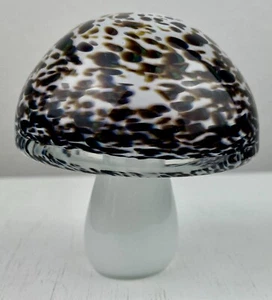 WEDGWOOD Vintage Glass Mushroom Paper Weight - Picture 1 of 9