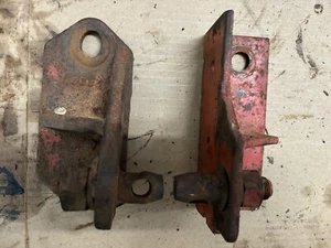 TRACTOR DE GAS FERGUSON A 35 DE COLECCIÓN - CORREA OSCILANTE DE 3 PUNTOS BRKTS-1955 - Imagen 1 de 2