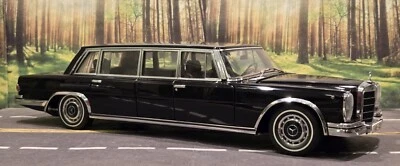 **READ** 1/18 AutoArt Mercedes-Benz 600 Pullman LWB Black Limousine Diecast  - Image 1 of 4