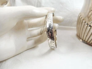 Vintage Hallmarked Sterling Silver Etched Hinged Bangle Sheffield 1980 - Picture 1 of 12