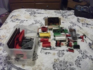 Huge Lot Of New Ray Toy Farm Equipment Tractor Barn Fence - Picture 1 of 5