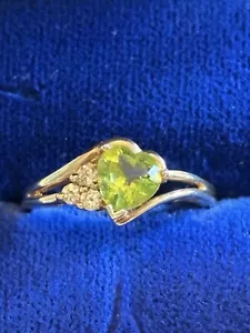 Anello oro 10 kt peridoto cuore pietra 1,5 carati con diamanti misura 7 agosto pietra nascita - Foto 1 di 11