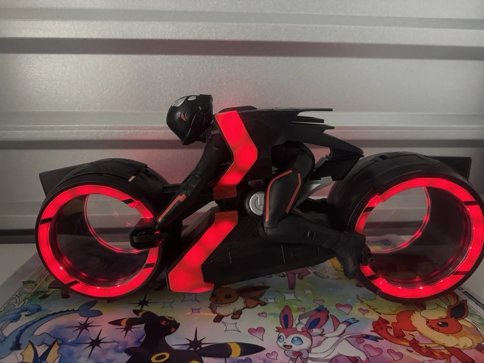 Cubo palomitas de maíz Tron Ares Lightcycle con luz LED EN MANO nuevo 2025 Disney Foto 1 de 4