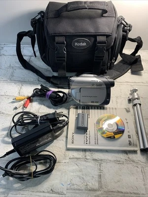 Vtg Sony Handycam Carl Zeiss Lens DCR-DVD105 Camcorder Bundle -  TESTED - Image 1 of 4