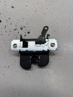 Cerradura portón trasero tapa maletero Volkswagen Golf IV 2003 DRA71566 Foto 1 de 2