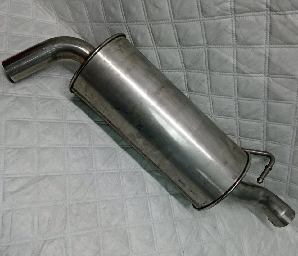 Silenciador de escape trasero derecho Mini Cooper Clubman S 18307645178 08-14 R55 Foto 1 de 4