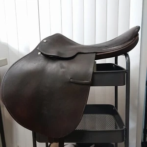 *RIPS IN SEAT* Vintage Crosby Close Contact English Saddle 17.5" Seat Brown - Picture 1 of 21
