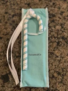 Tiffany & Co. 2015 Bastón de caramelo a rayas azul porcelana de hueso adorno navideño nuevo con etiquetas - Imagen 1 de 6