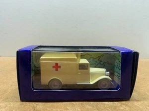VOITURE TINTIN AMBULANCE DE L'ASILE CIGARES DU PHARAON #56 1/43 COMPLET BOITE D5 - Imagen 1 de 7