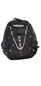 Backpack with USB Plug To Power Phone With Solar Panel - Picture 1 of 8