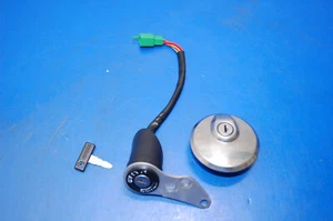 2006 05-24 DRZ400SM DRZ400S OEM IGNITION LOCK FUEL TANK GAS CAP KEY 37000-29821 - Imagen 1 de 19