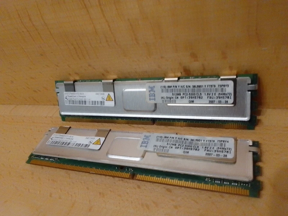 IBM 1GB (2x512MB) HYS72T64400HFD-3S-A PC2-5300F-555-11-A0 - Bild 1 von 1