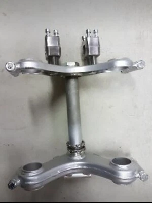 Husqvarna anni '70 Piastra forcelle restaurate pronte all'uso - Immagine 1 di 4