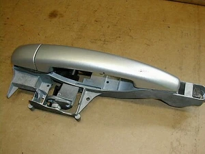 Peugeot 207 1.4cc Schrägheck 2007 N/S Türgriff außen hinten - Bild 1 von 2