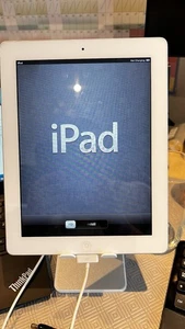 iPad 2 64gb white with iOS 6.1.3 Installed -Factory Reset / Unlocked / No iCloud - Picture 1 of 6