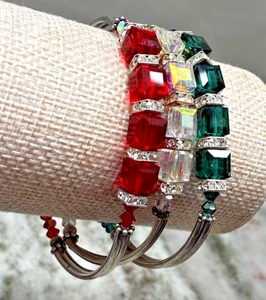 Impresionante Pulsera Trío-Rubí Rojo, Esmeralda y Transparente Cristales Swarovski Tono Plateado - Imagen 1 de 12