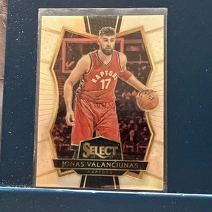 Panini Select Silver Prizm SP 2016-17 Jonas Valanciunas (Denver Nuggets) - Imagen 1 de 4
